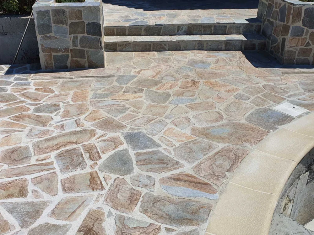 Karystou paved